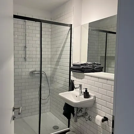 Zentrale, Schoene Design-wohnung Im Coolen Viertel *