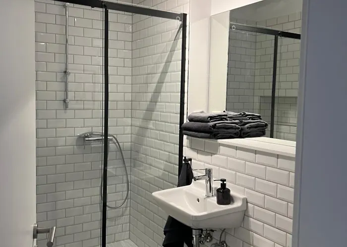 Zentrale, Schoene Design-wohnung Im Coolen Viertel *